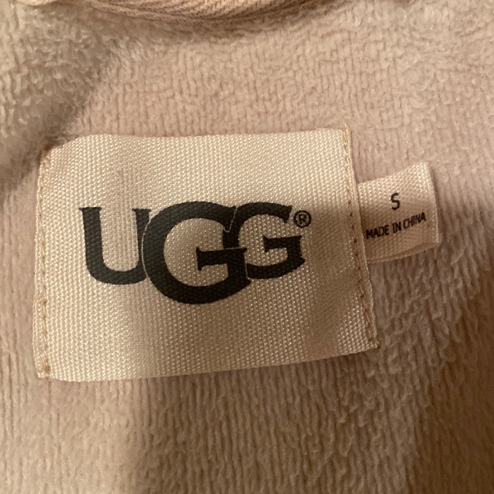 Ugg Robe - Picture 2 of 4
